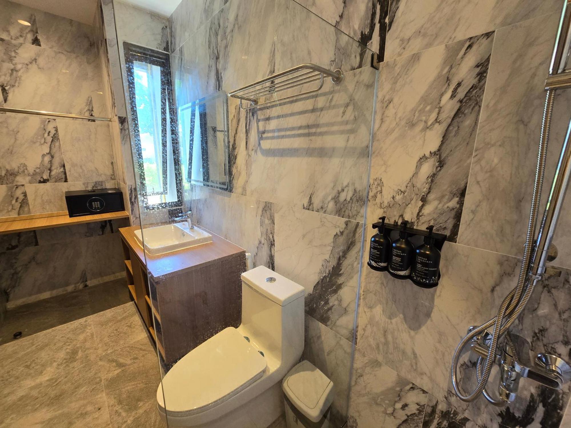 Samutra Residences Тонгсала Екстериор снимка